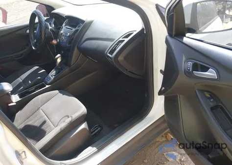 2016 Ford Focus Se z USA, uszkodzony, nr VIN 1FADP3F28GL404931